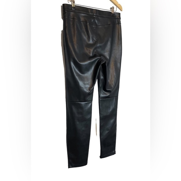 Free People Faux Leather Pants Size 30 Skinny Pull On Black Spitfire Shiny EUC - Picture 5 of 8